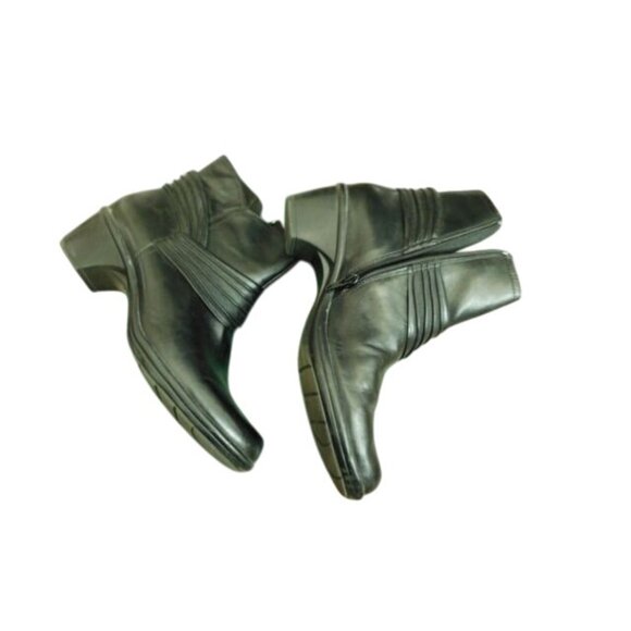 Clarks Size 9M Bendables Black Ankle Boots W/Box - Picture 3 of 4